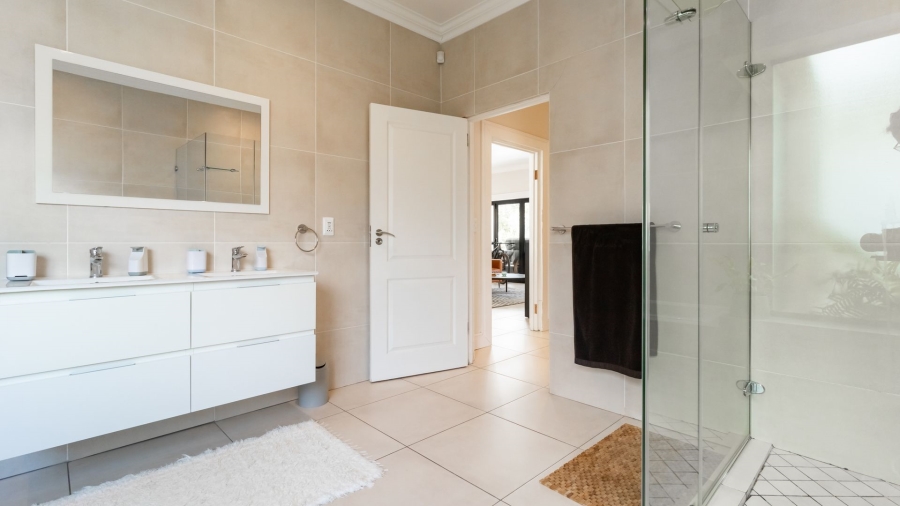 2 Bedroom Property for Sale in Bishopscourt Western Cape
